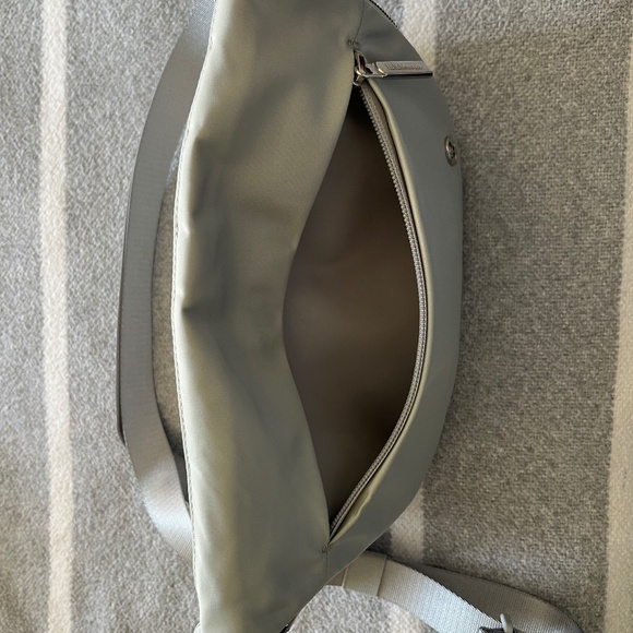 Lululemon All Night Festival Bag 5L - Picture 3 of 7